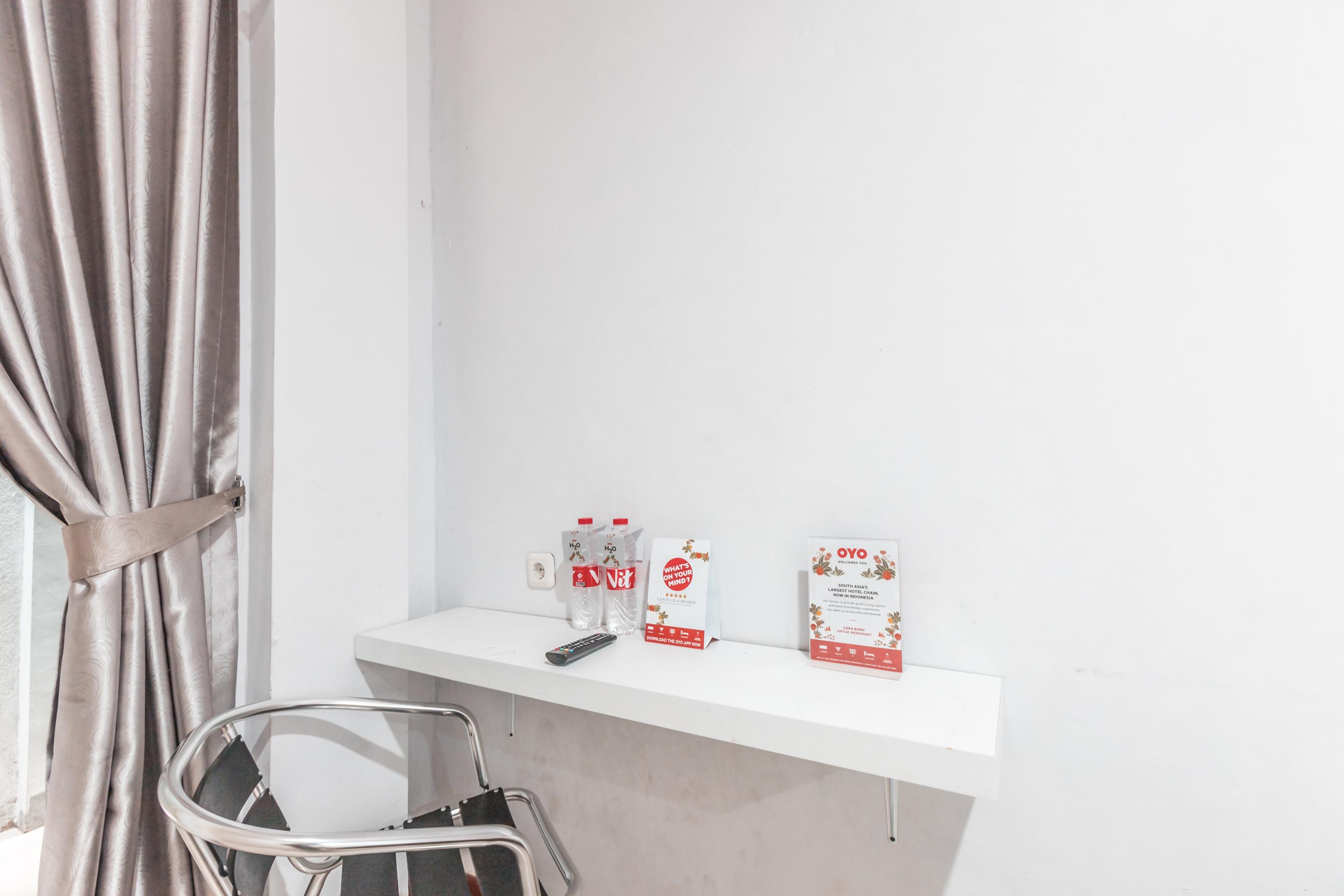 Oyo 1555 Unik Guesthouse Syariah Jakarta Ngoại thất bức ảnh