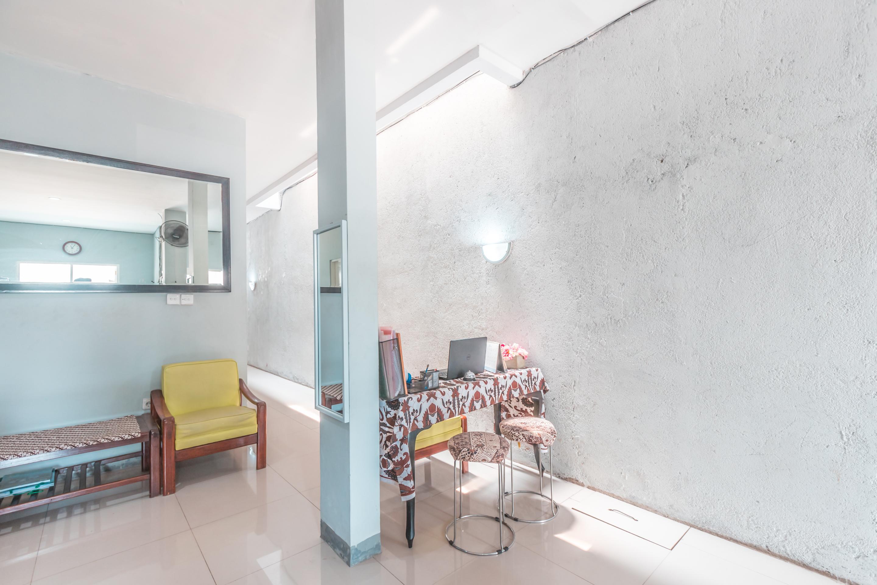 Oyo 1555 Unik Guesthouse Syariah Jakarta Ngoại thất bức ảnh