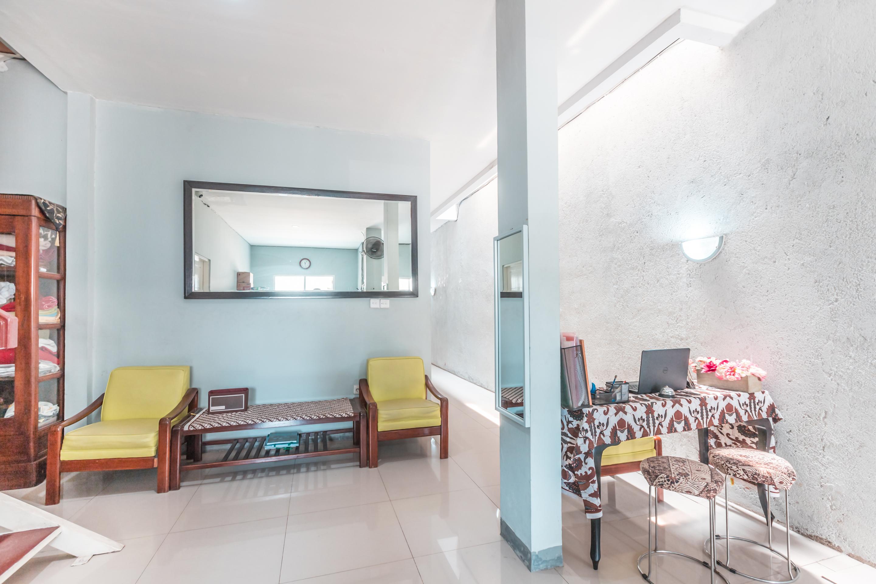 Oyo 1555 Unik Guesthouse Syariah Jakarta Ngoại thất bức ảnh