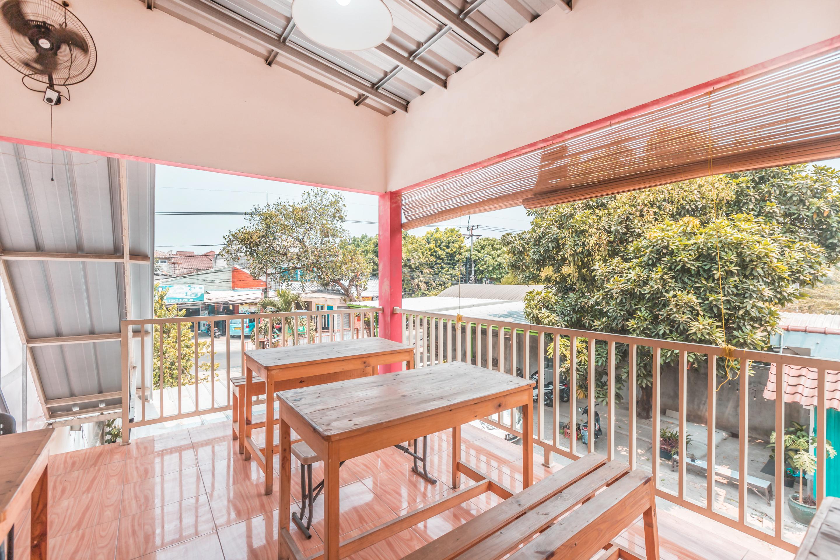 Oyo 1555 Unik Guesthouse Syariah Jakarta Ngoại thất bức ảnh